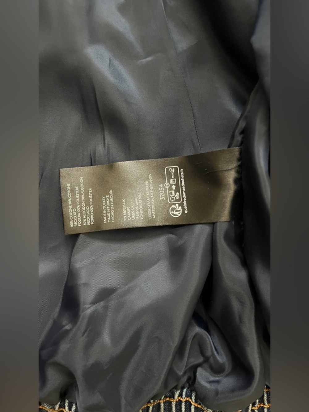 BDG Daria Bandana Print Denim Hoodie Sweatshirt – Urban Outfitters Exclusive - Picture 8 of 15